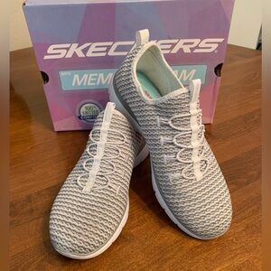 Skechers Summits